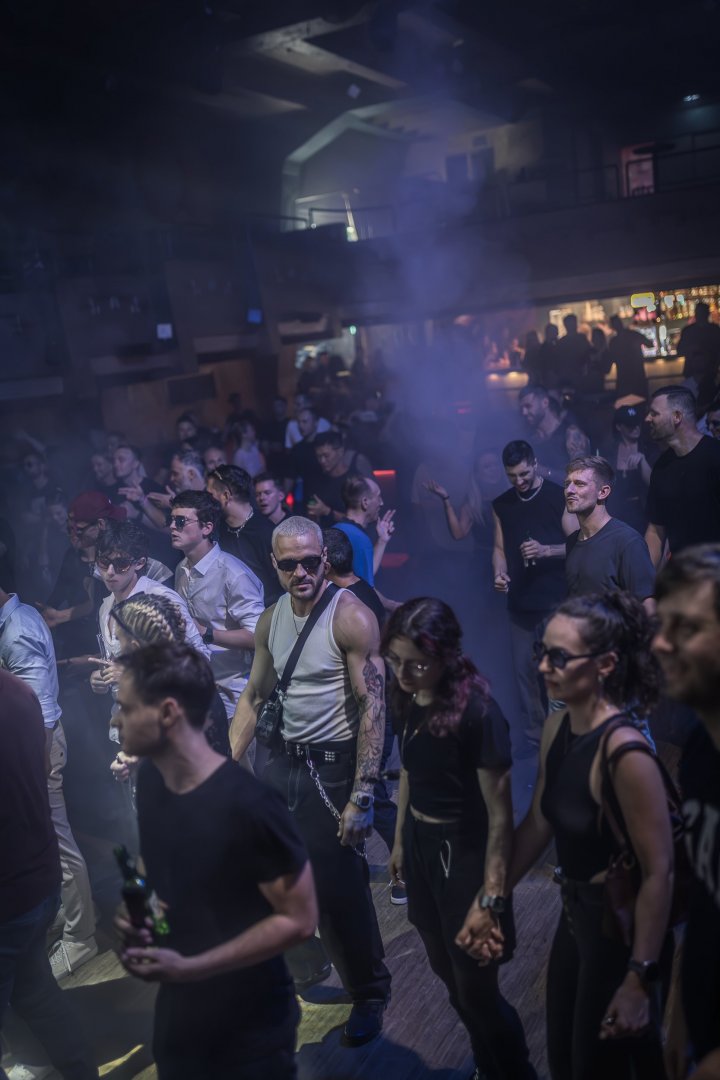 CLARA CUVÉ | ROXY Prague