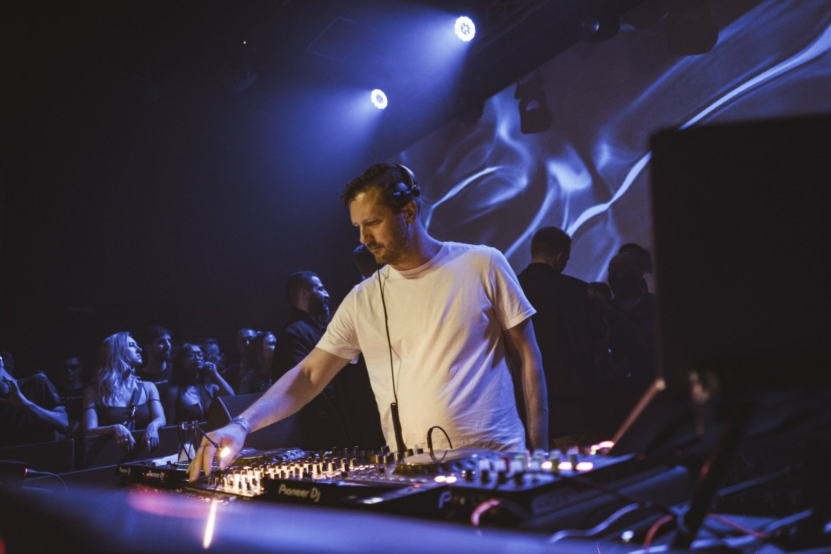 KEVIN DE VRIES | ROXY Prague