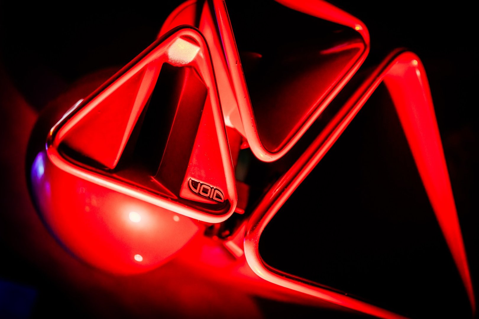 ELY OAKS | ROXY Prague