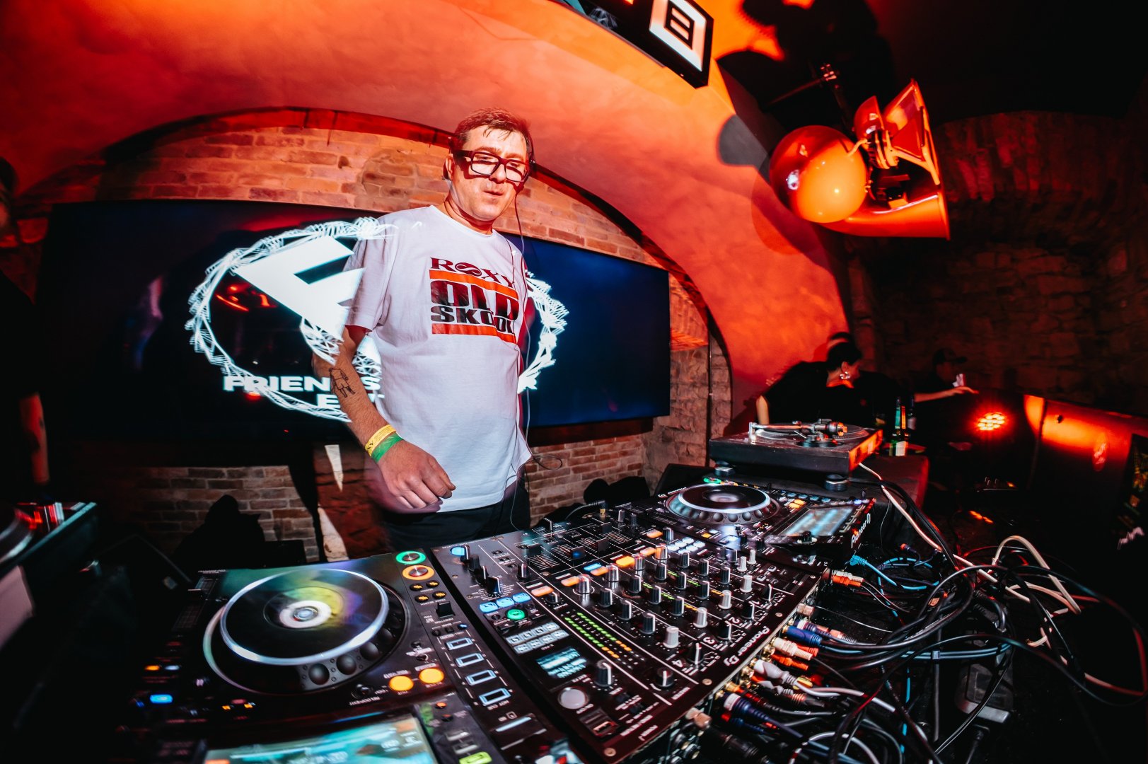 LONDON ELEKTRICITY & ETHERWOOD | ROXY Prague