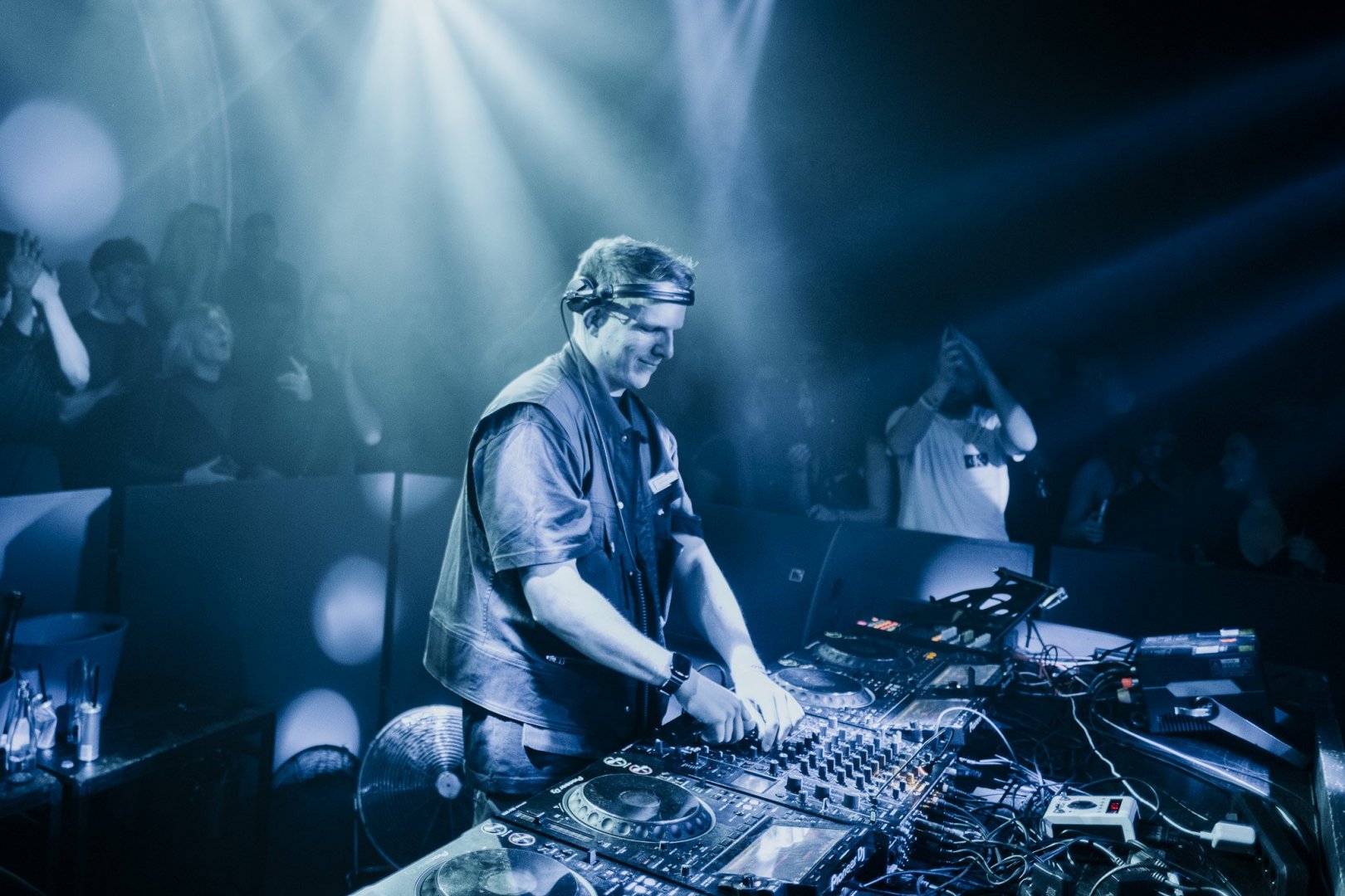 KEVIN DE VRIES | ROXY Prague