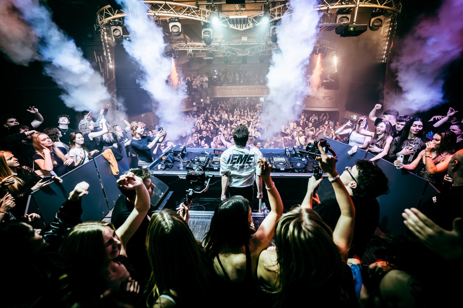 ELY OAKS | ROXY Prague