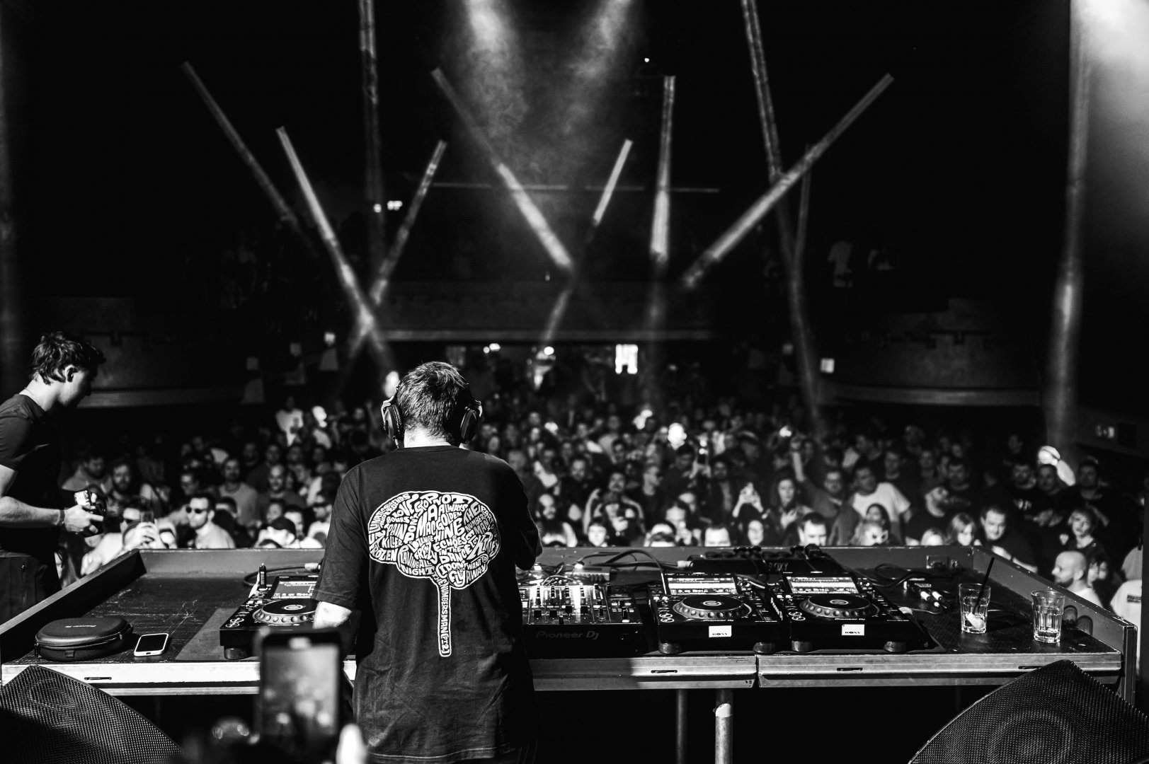 LONDON ELEKTRICITY & ETHERWOOD | ROXY Prague