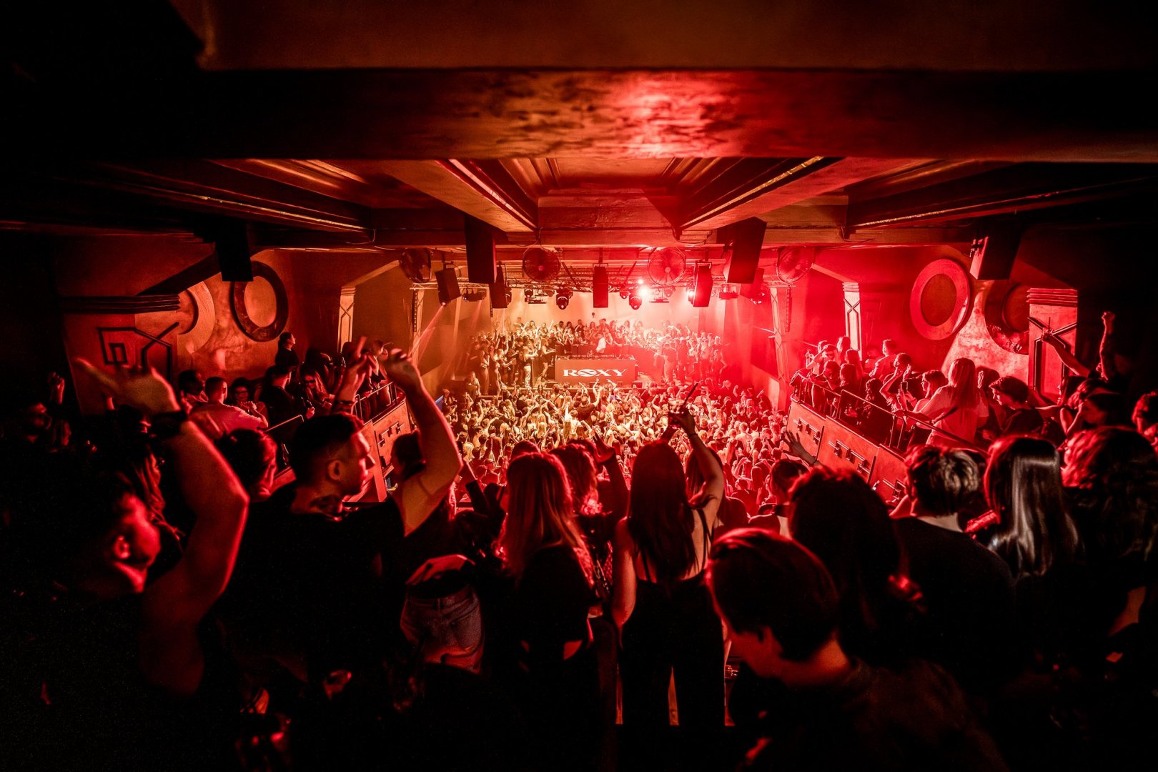 ELY OAKS | ROXY Prague