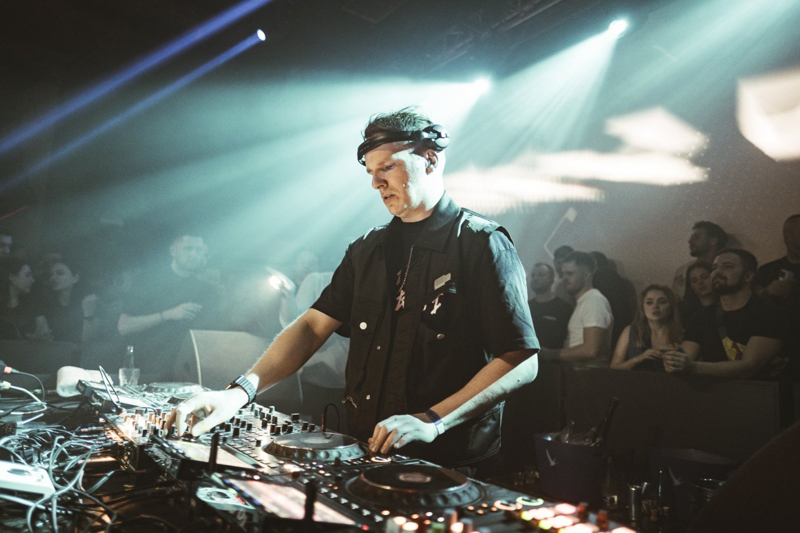 KEVIN DE VRIES | ROXY Prague