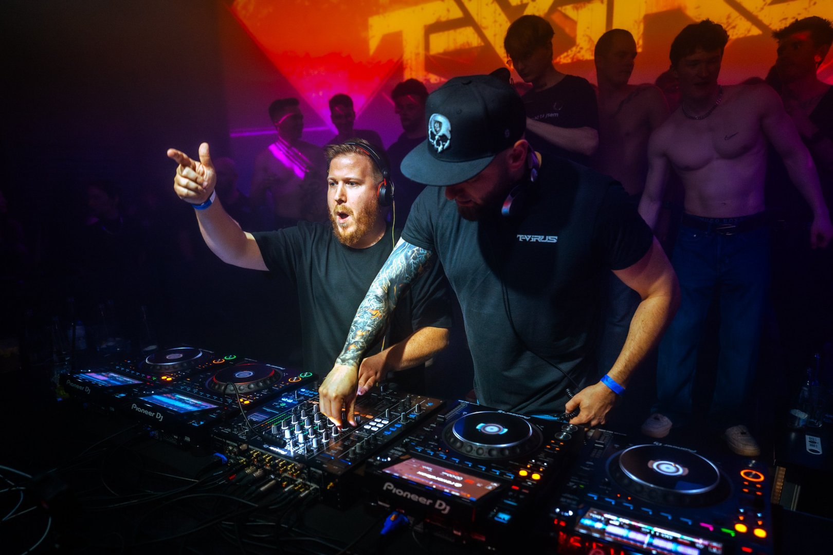 NONSENSE ARMY NIGHT | ROXY Prague