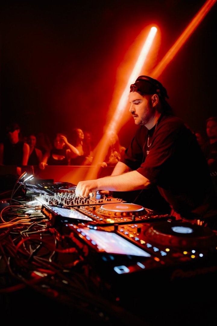 JOHANNES SCHUSTER | ROXY Prague