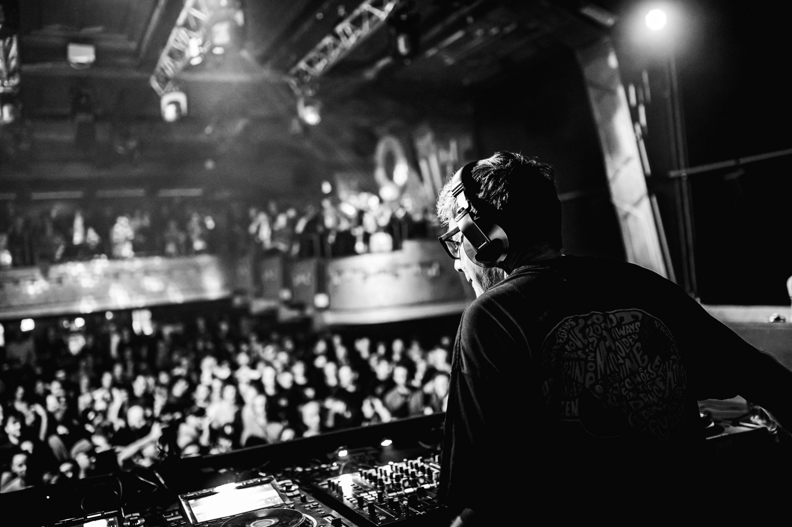 LONDON ELEKTRICITY & ETHERWOOD | ROXY Prague