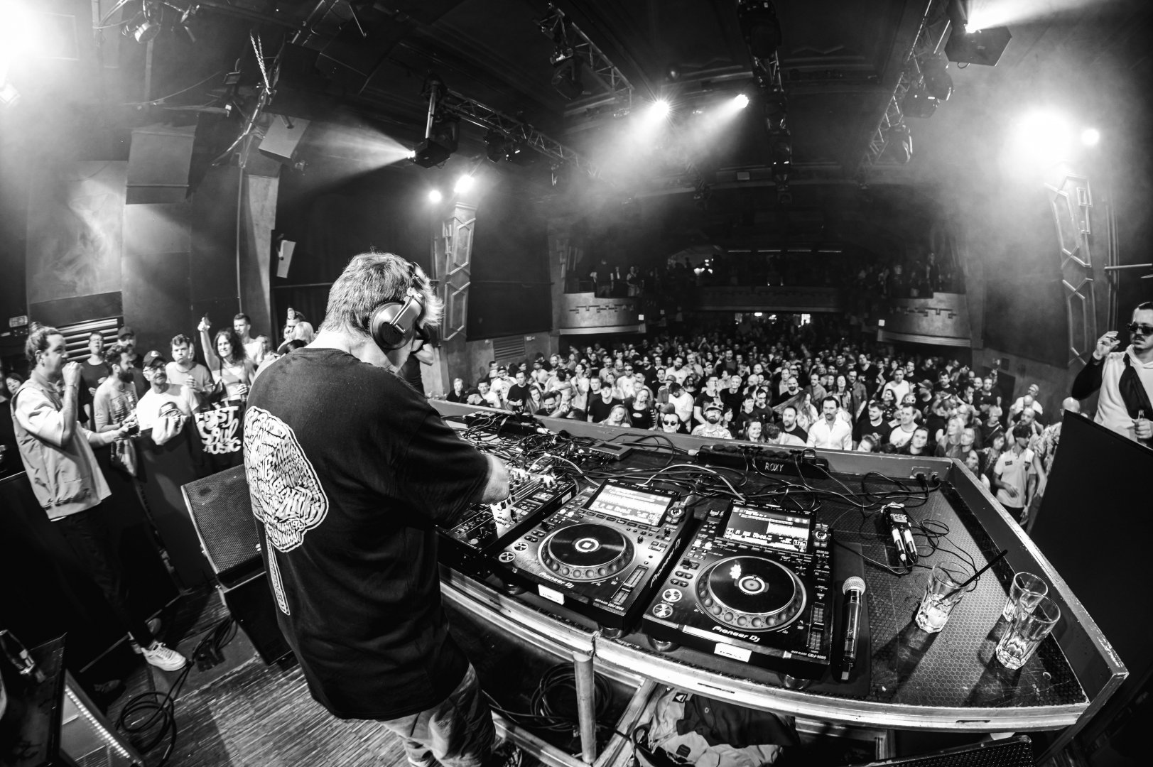 LONDON ELEKTRICITY & ETHERWOOD | ROXY Prague