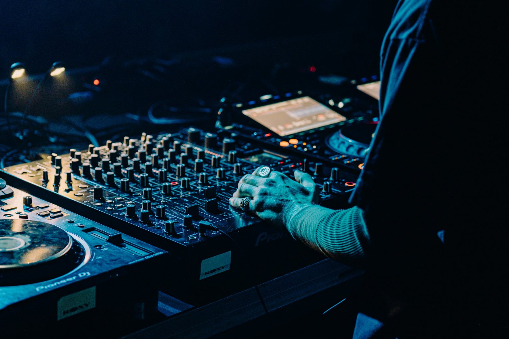 MALL GRAB | ROXY Prague