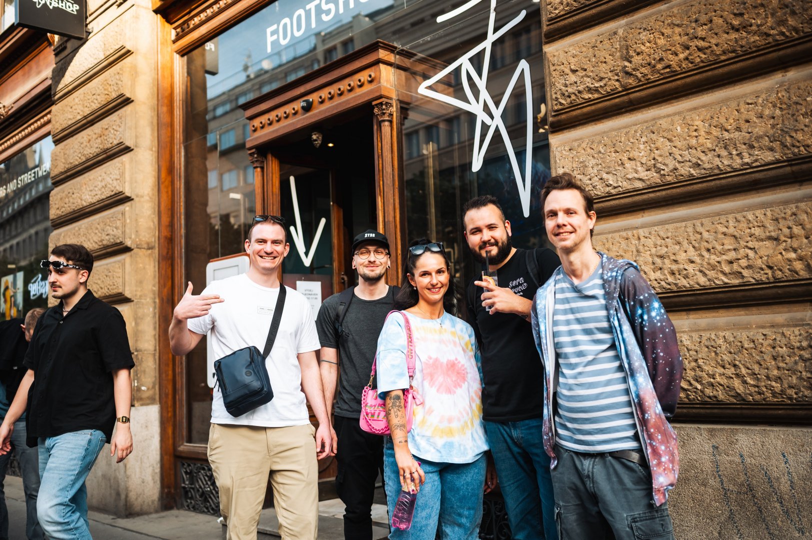 LONDON ELEKTRICITY POP-UP X FOOTSHOP | ROXY Prague