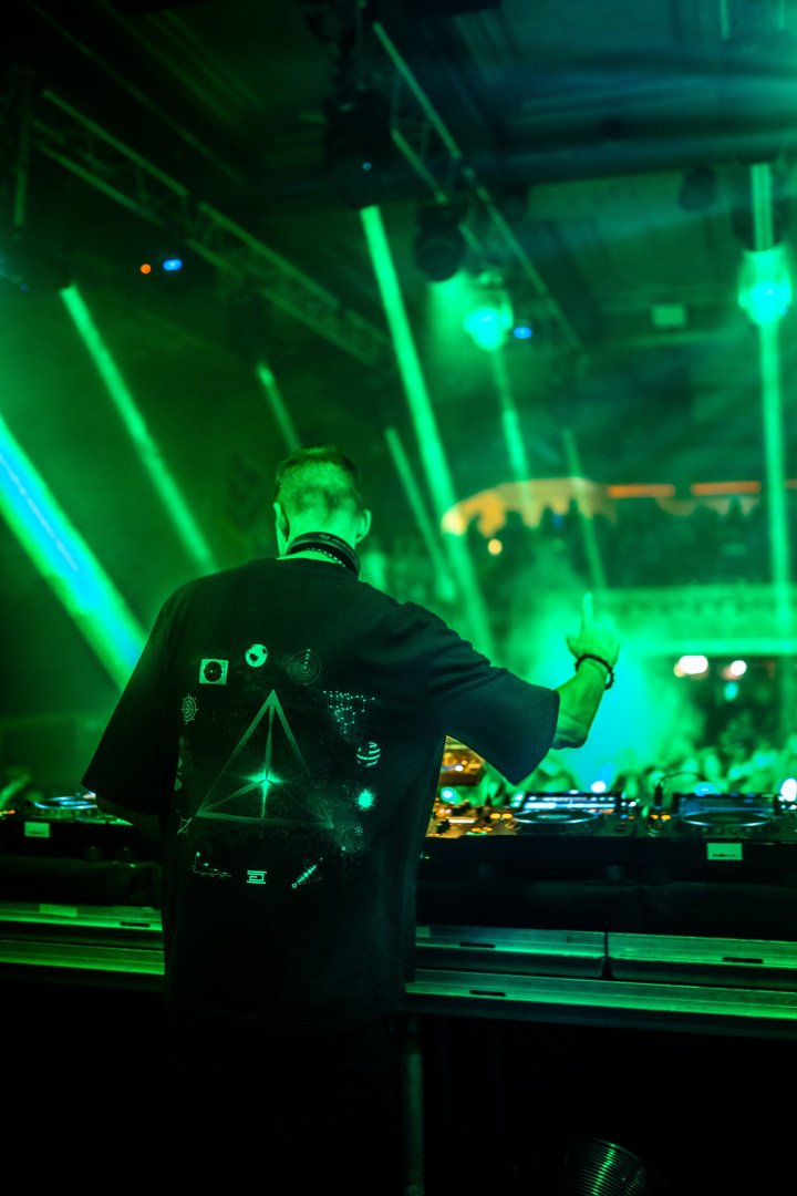 ADAM BEYER | ROXY Prague