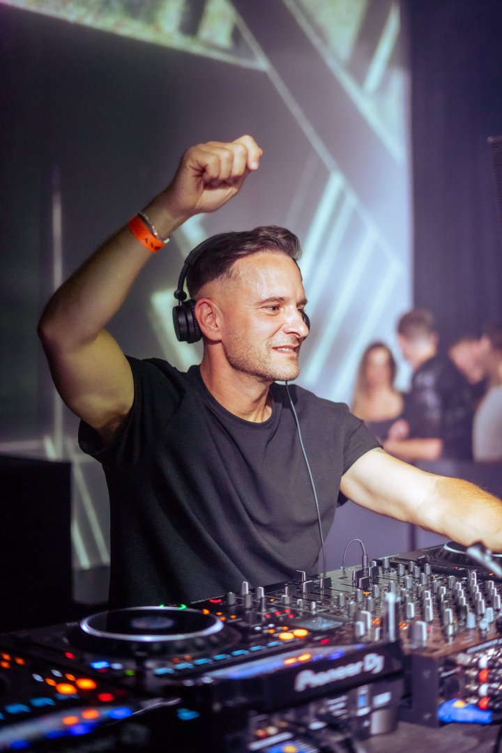 ADAM BEYER | ROXY Prague