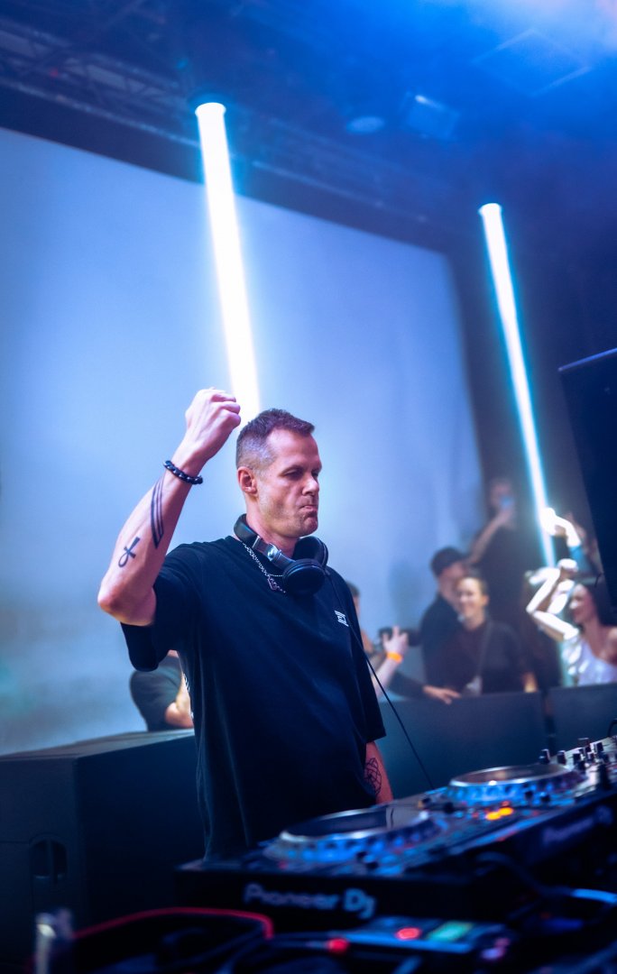 ADAM BEYER | ROXY Prague