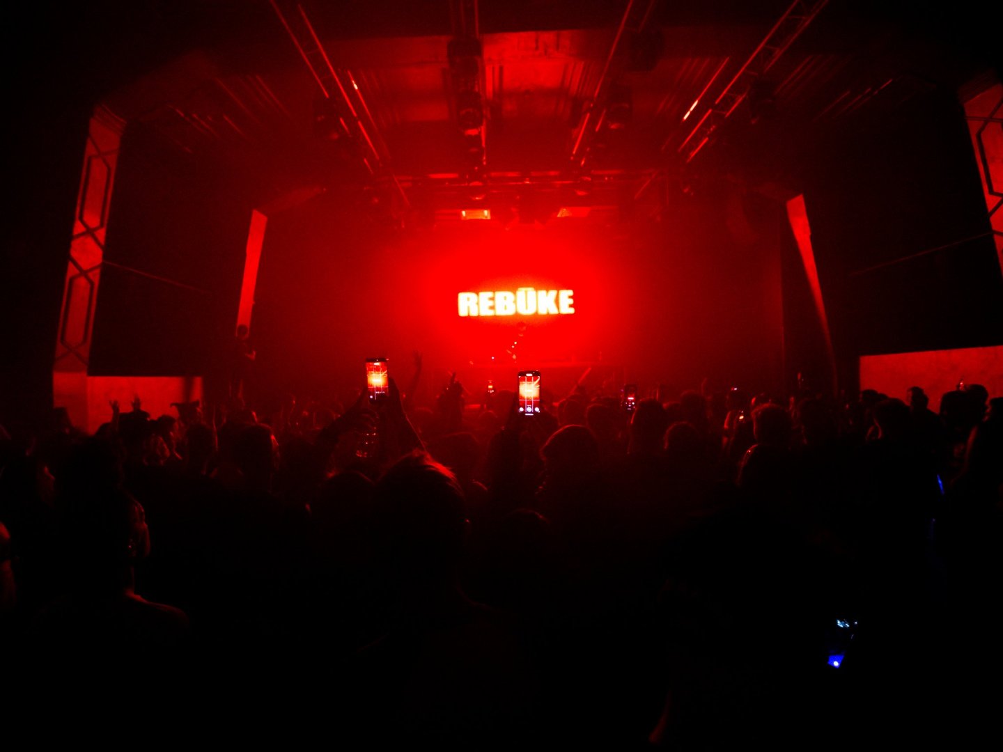 REBŪKE | ROXY Prague