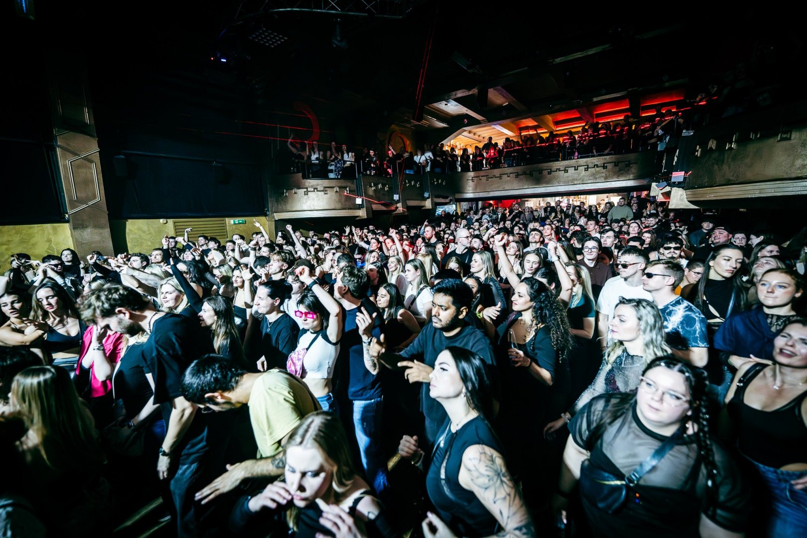 ELY OAKS | ROXY Prague