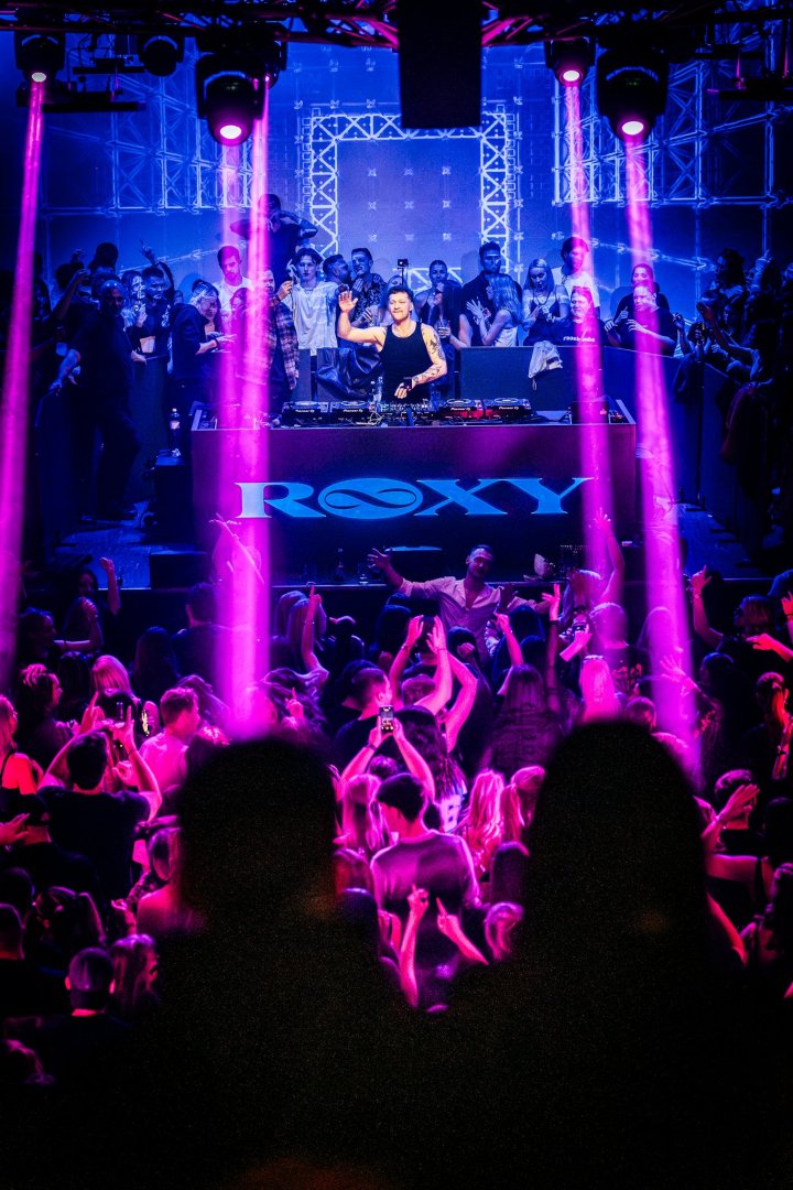 ELY OAKS | ROXY Prague