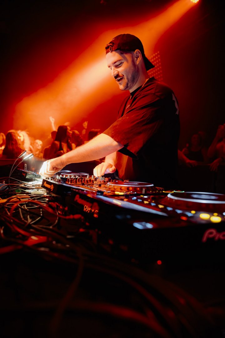 JOHANNES SCHUSTER | ROXY Prague