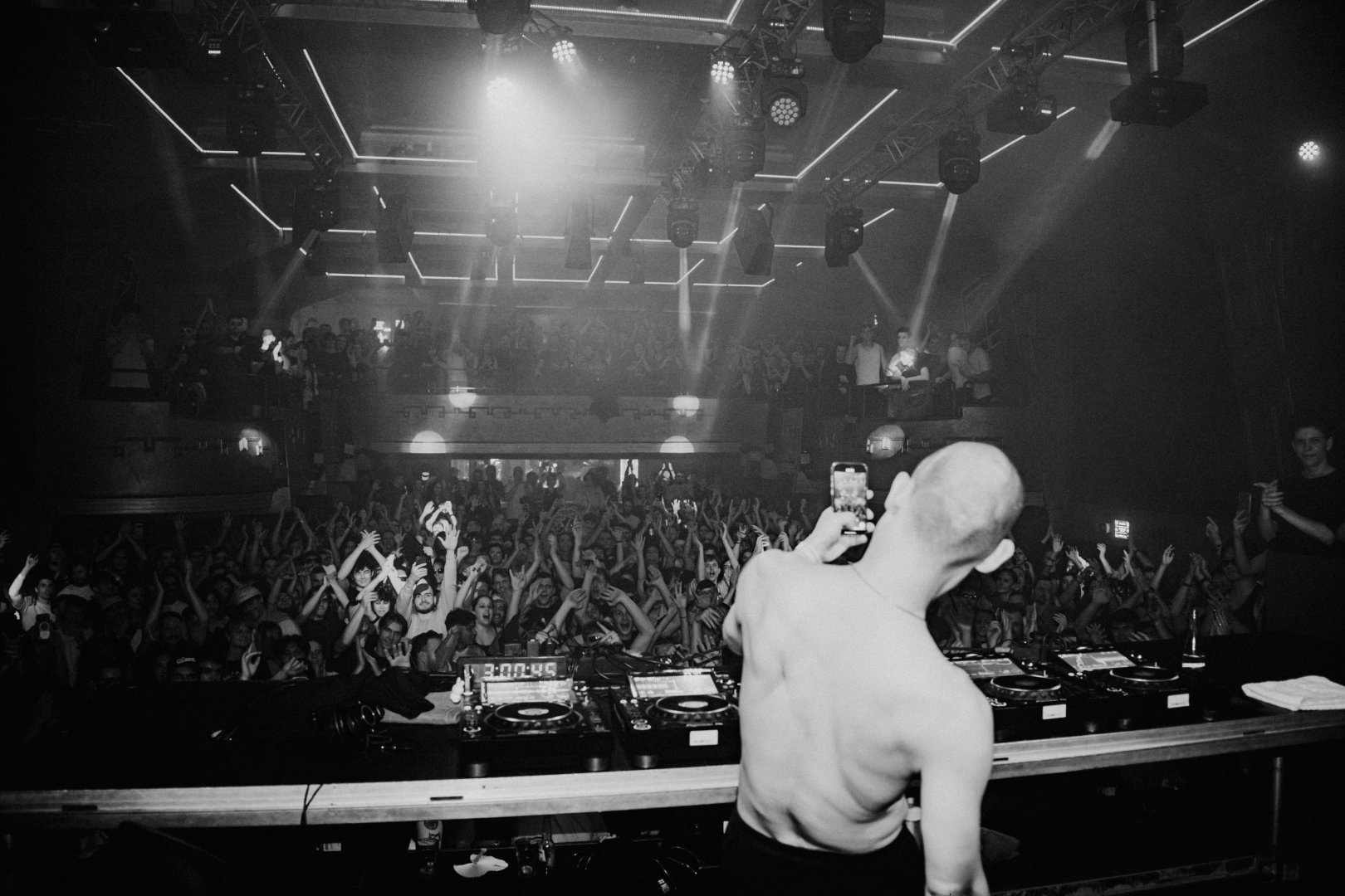 ¥ØU$UK€ ¥UK1MAT$U | ROXY Prague