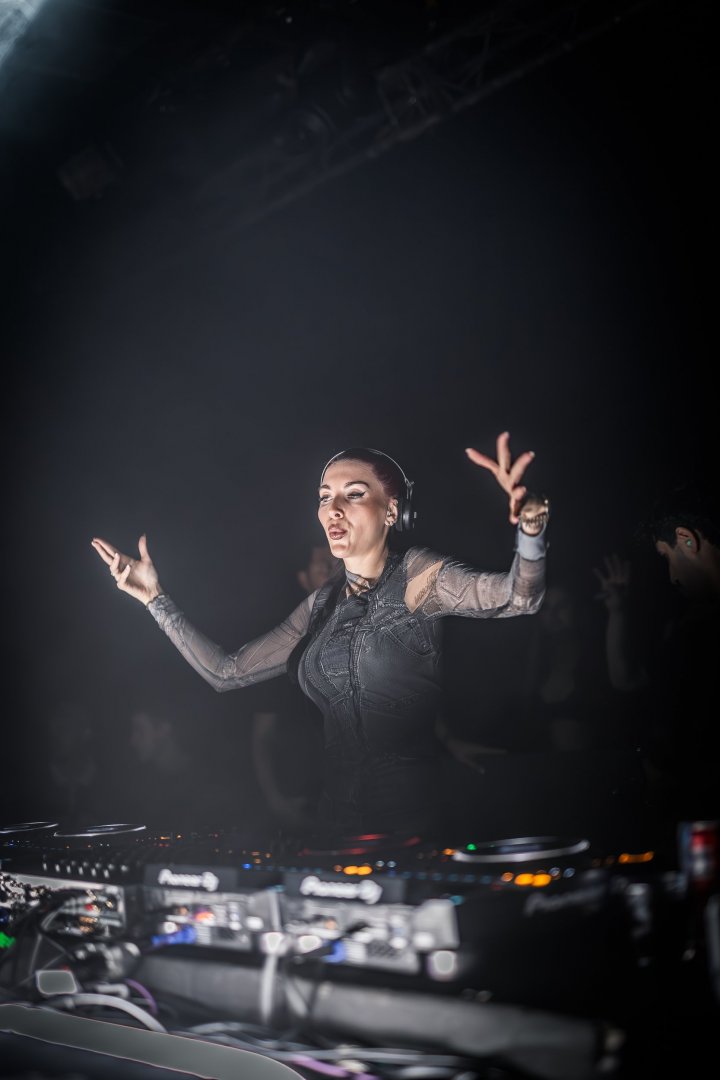 CLARA CUVÉ | ROXY Prague