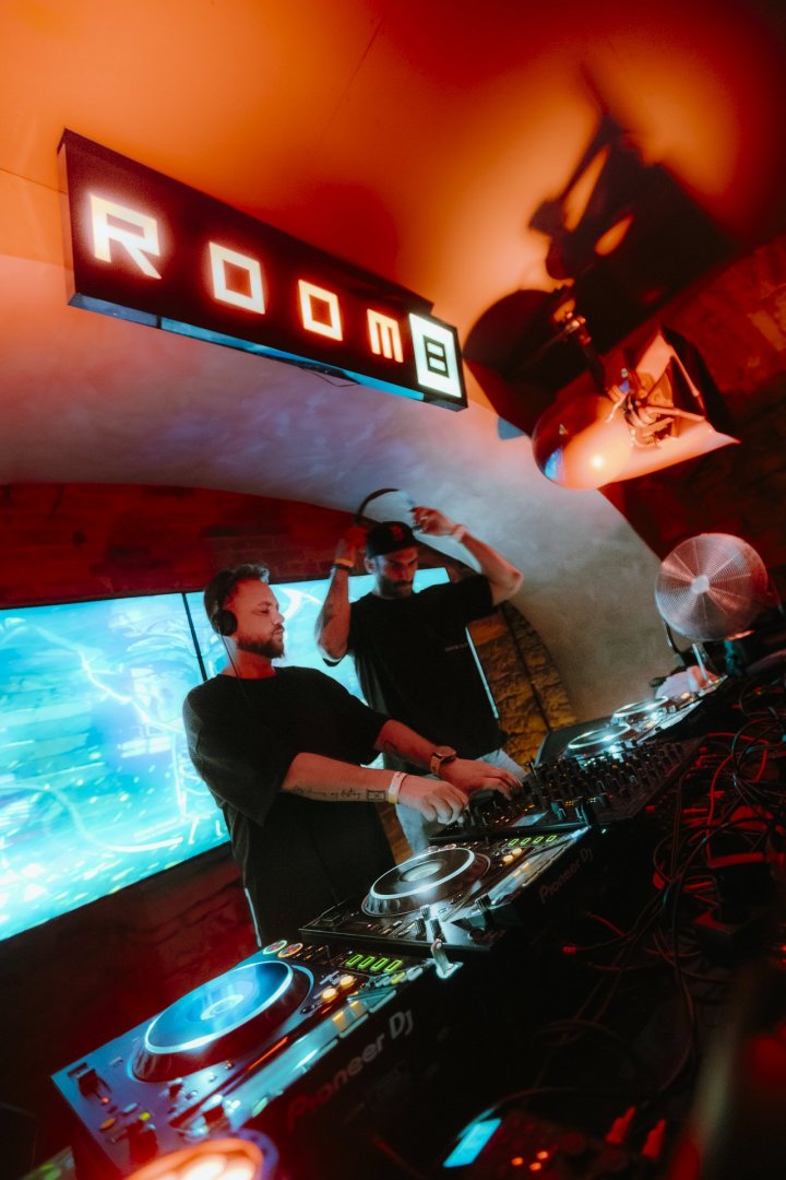999999999 | ROXY Prague