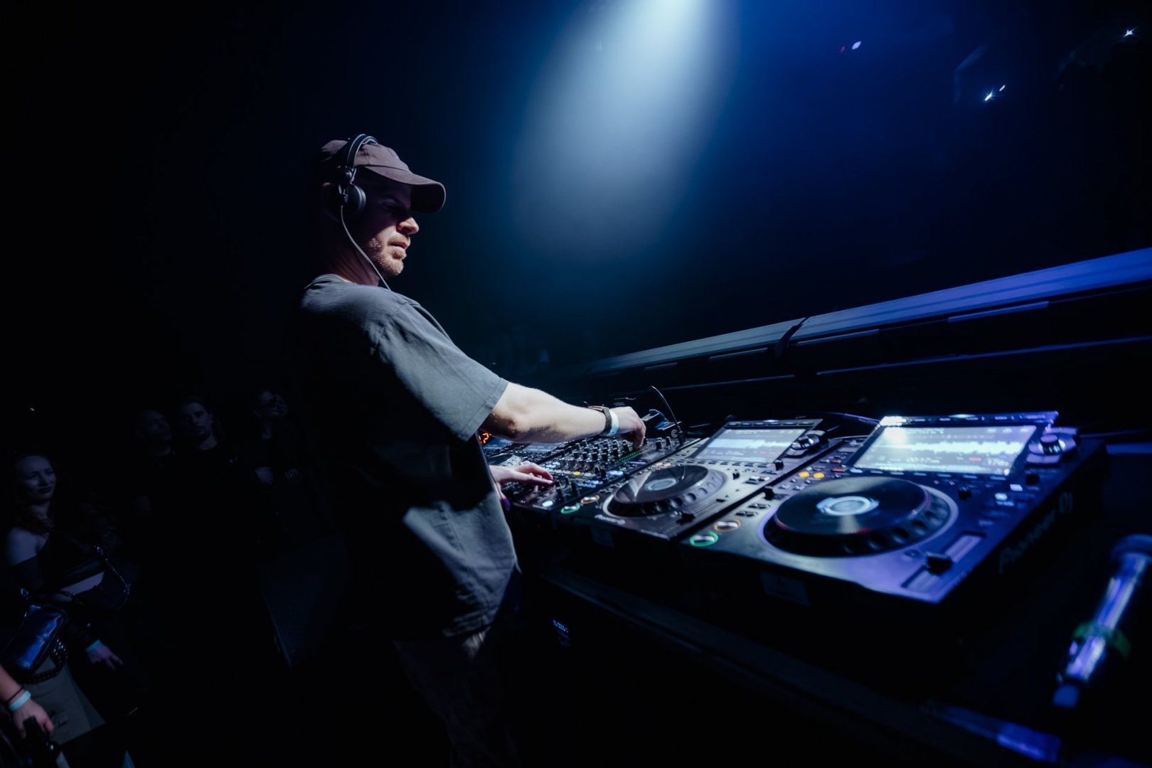 WILKINSON WEEKENDER: DAY 1 | ROXY Prague