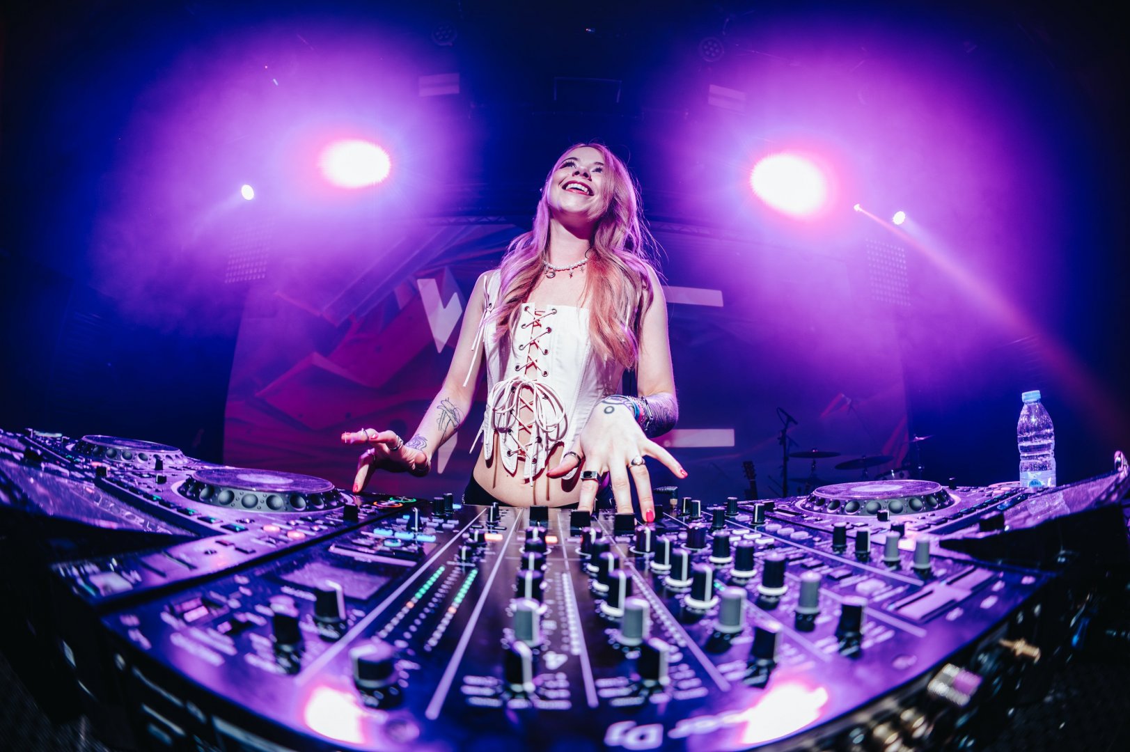 FOX STEVENSON | ROXY Prague
