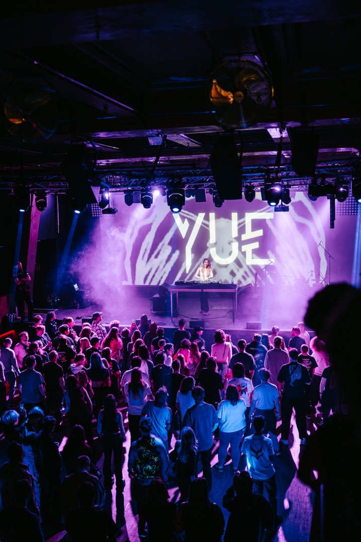 FOX STEVENSON | ROXY Prague