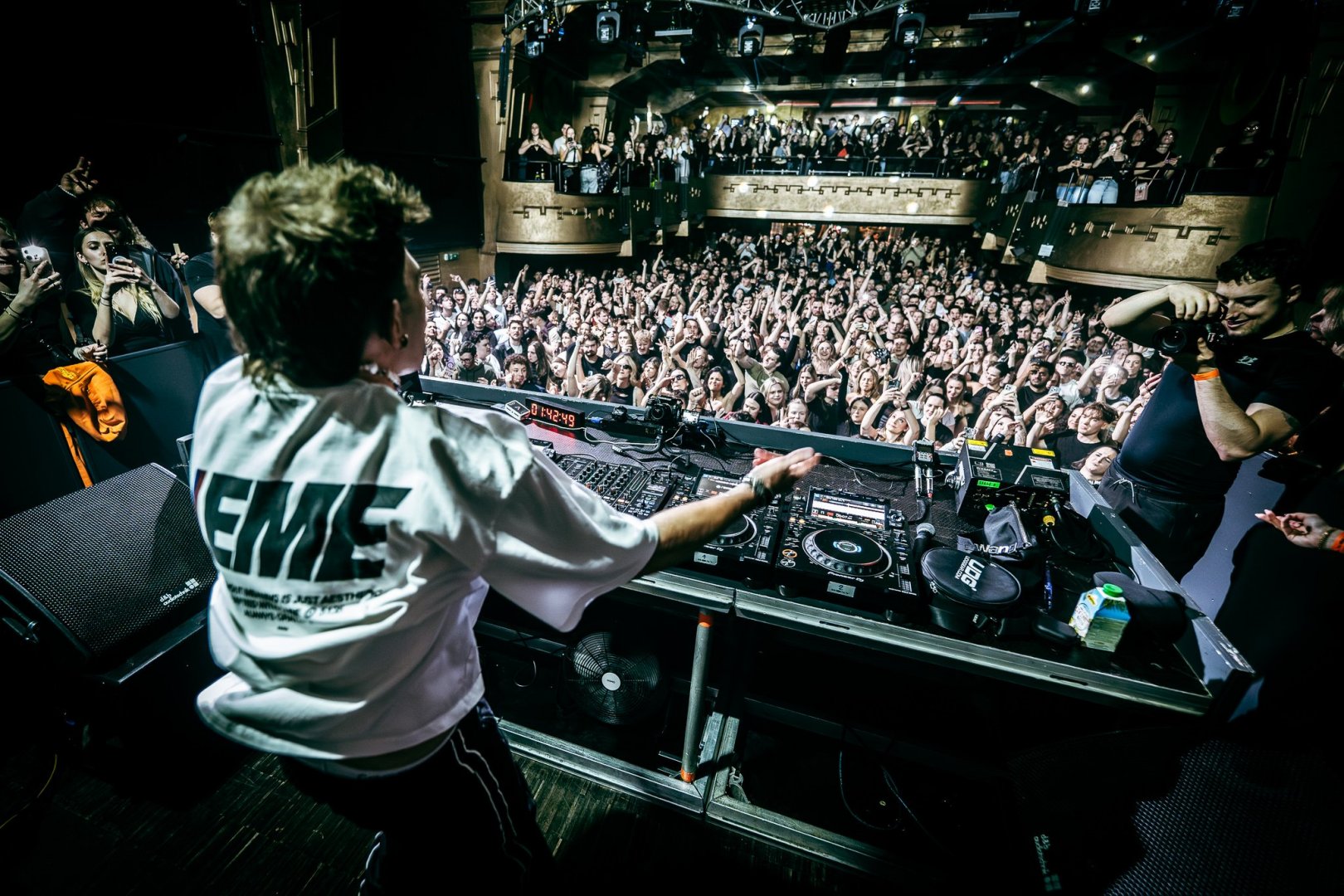 ELY OAKS | ROXY Prague