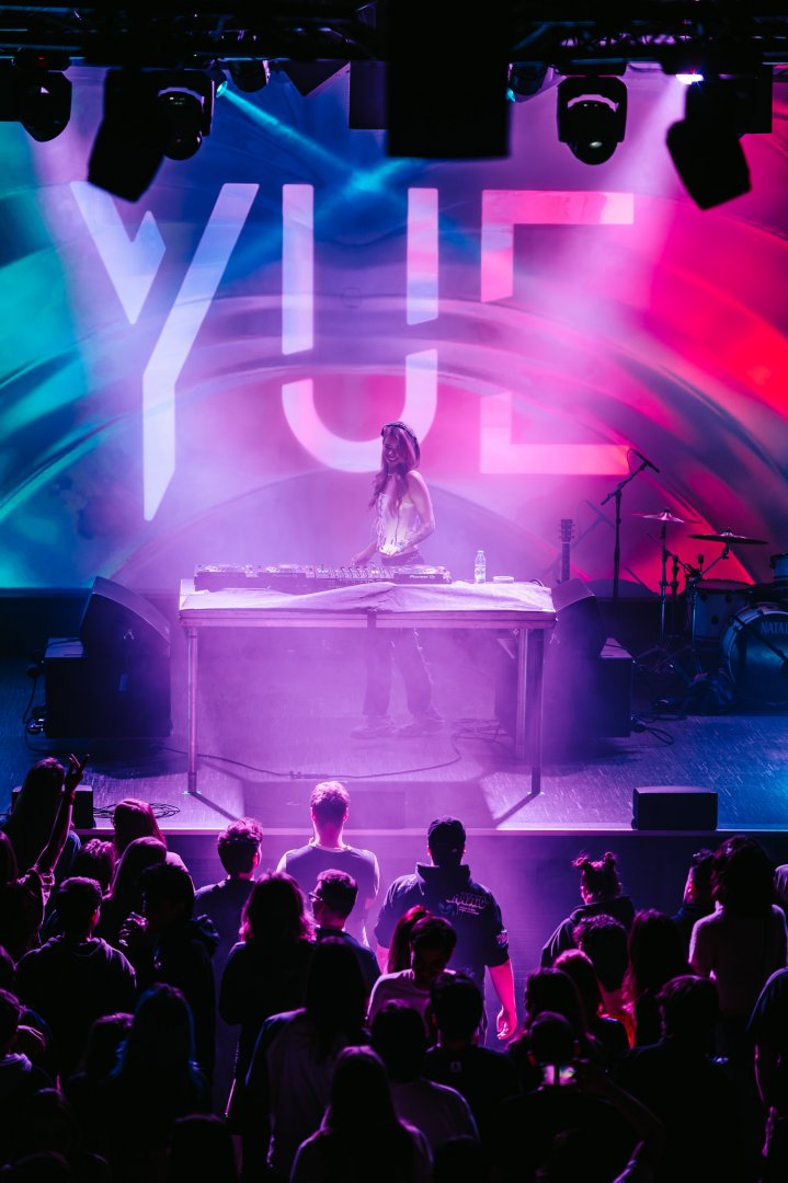 FOX STEVENSON | ROXY Prague