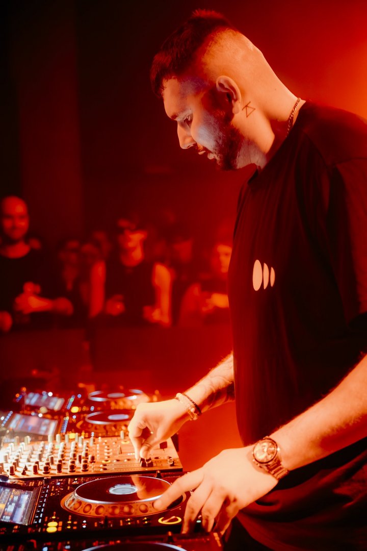 JOHANNES SCHUSTER | ROXY Prague