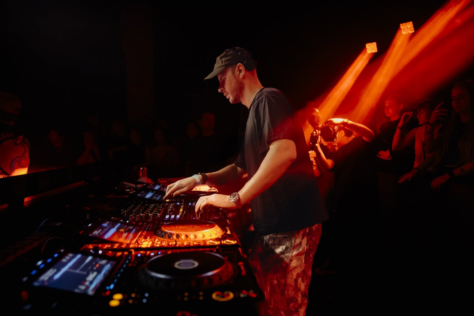 WILKINSON WEEKENDER: DAY 1 | ROXY Prague