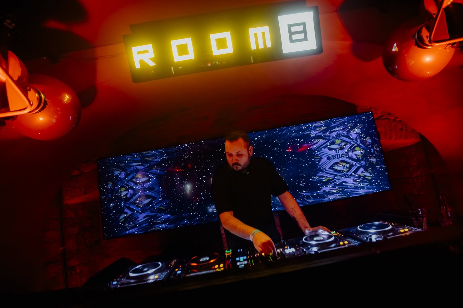 WILKINSON WEEKENDER: DAY 1 | ROXY Prague