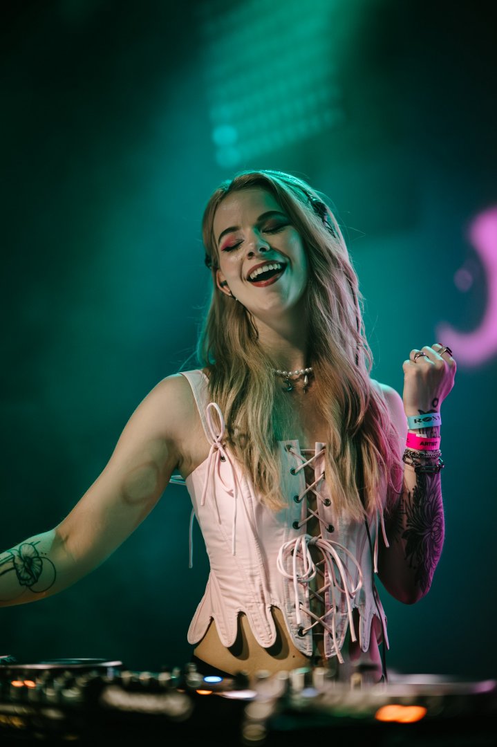FOX STEVENSON | ROXY Prague