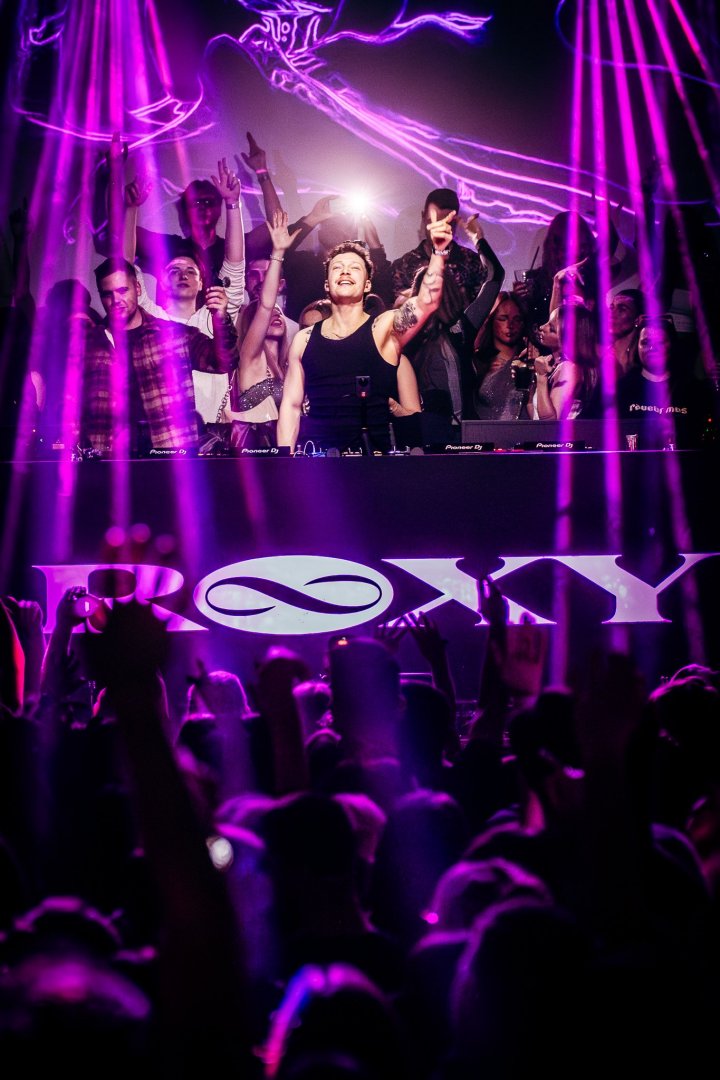 ELY OAKS | ROXY Prague