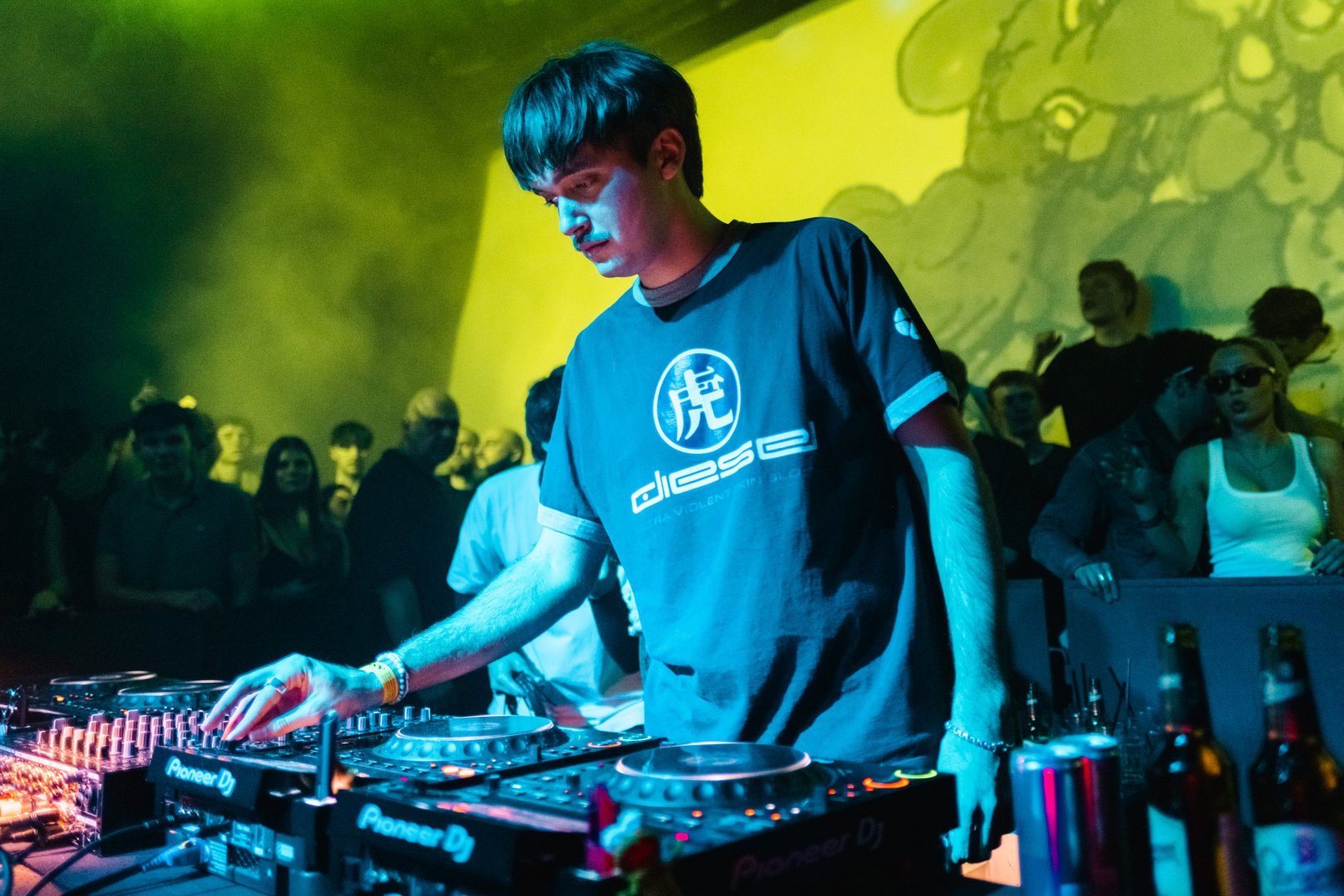 MALL GRAB | ROXY Prague