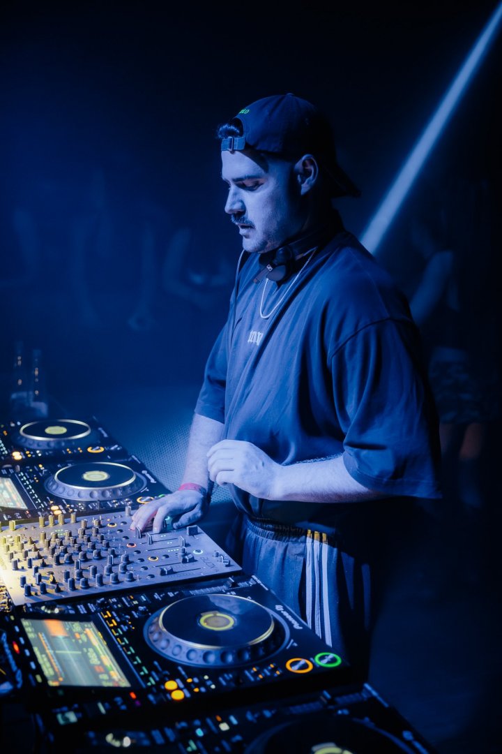 JOHANNES SCHUSTER | ROXY Prague