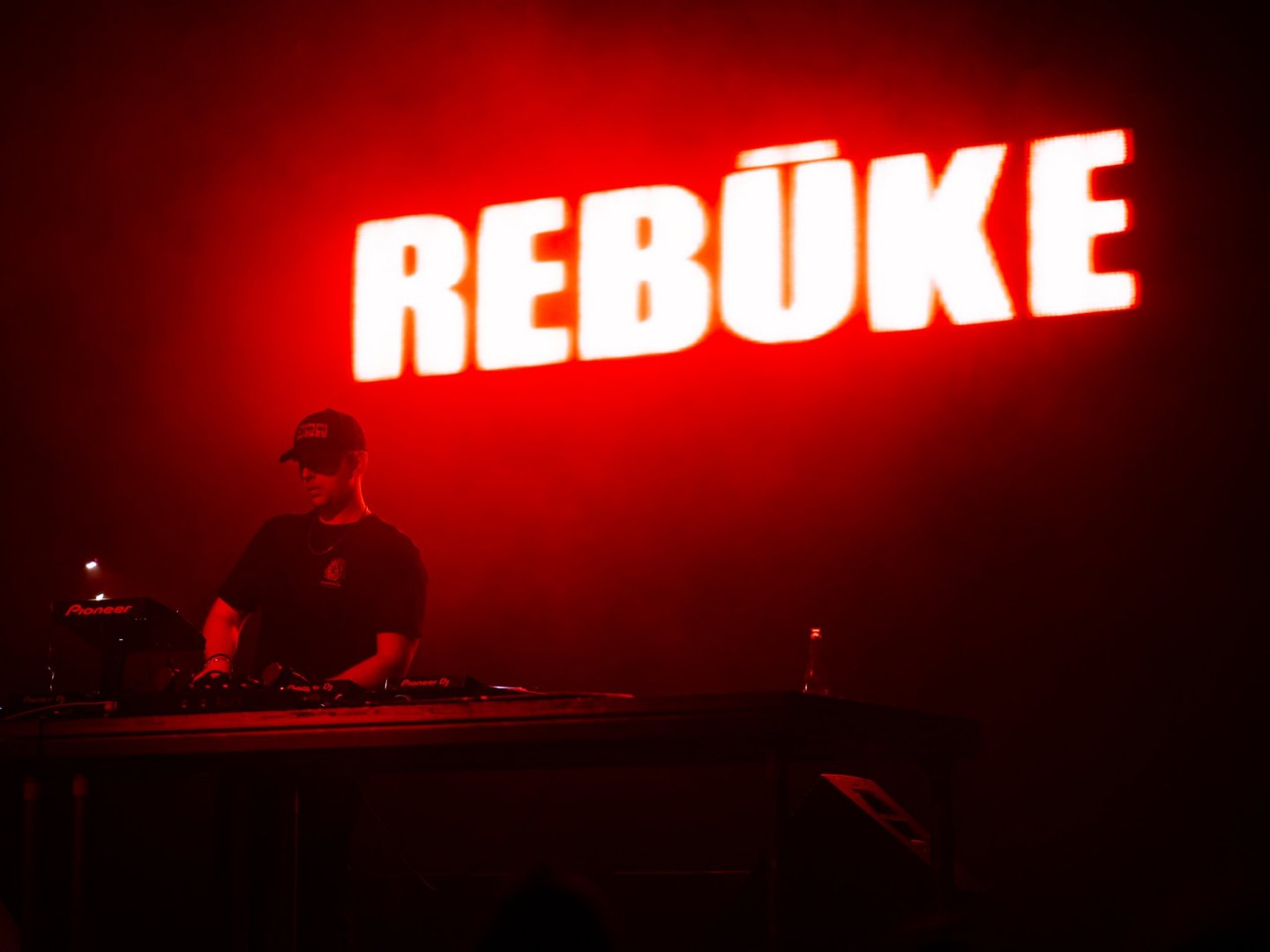 REBŪKE | ROXY Prague