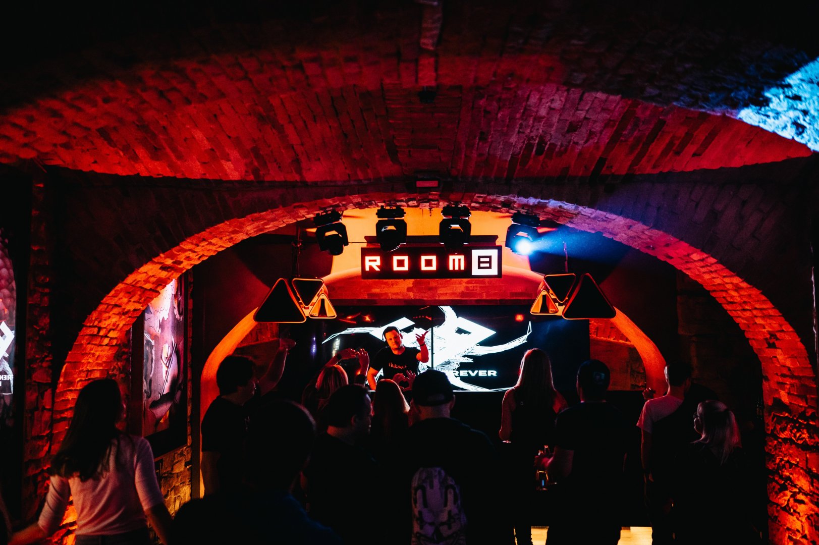 LONDON ELEKTRICITY & ETHERWOOD | ROXY Prague