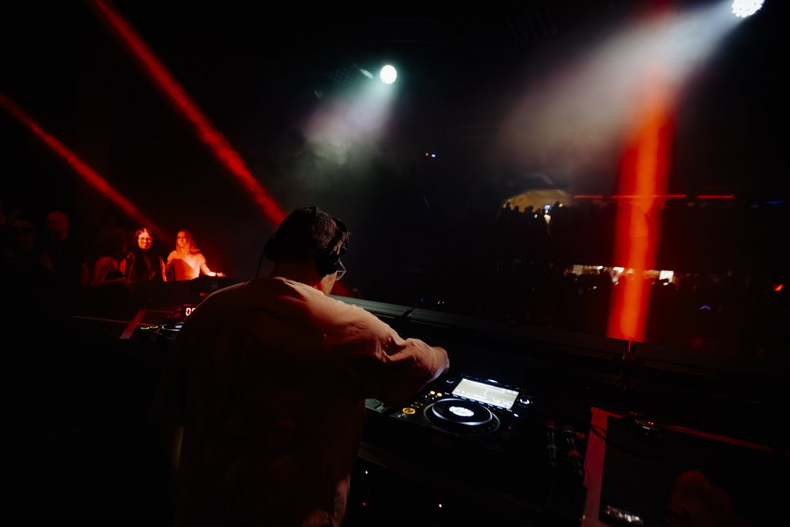 WILKINSON WEEKENDER: DAY 1 | ROXY Prague