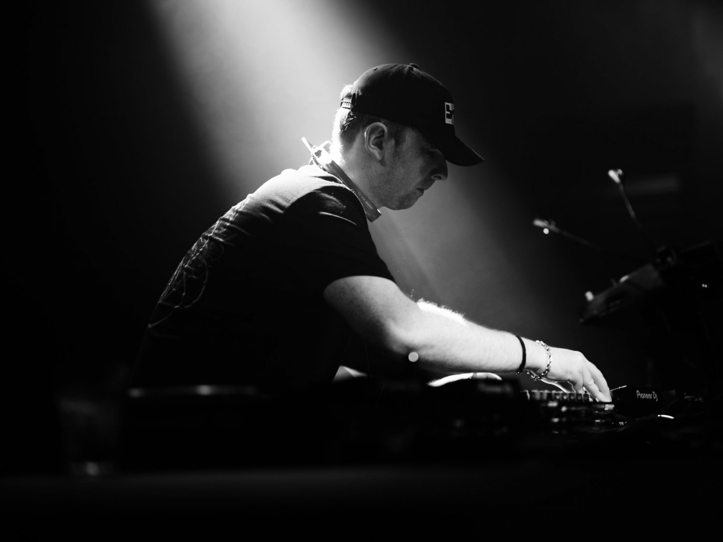 REBŪKE | ROXY Prague