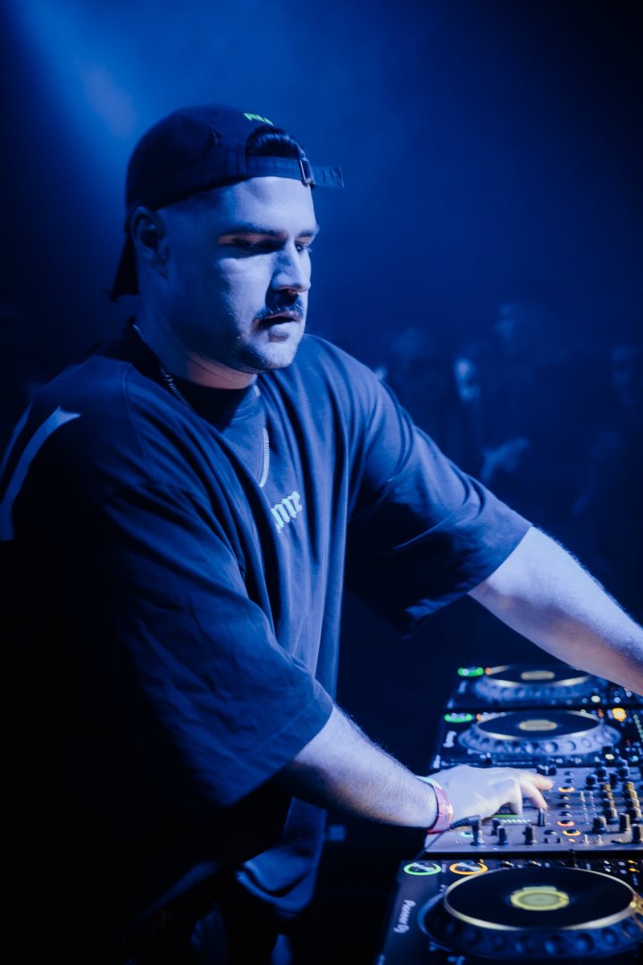 JOHANNES SCHUSTER | ROXY Prague