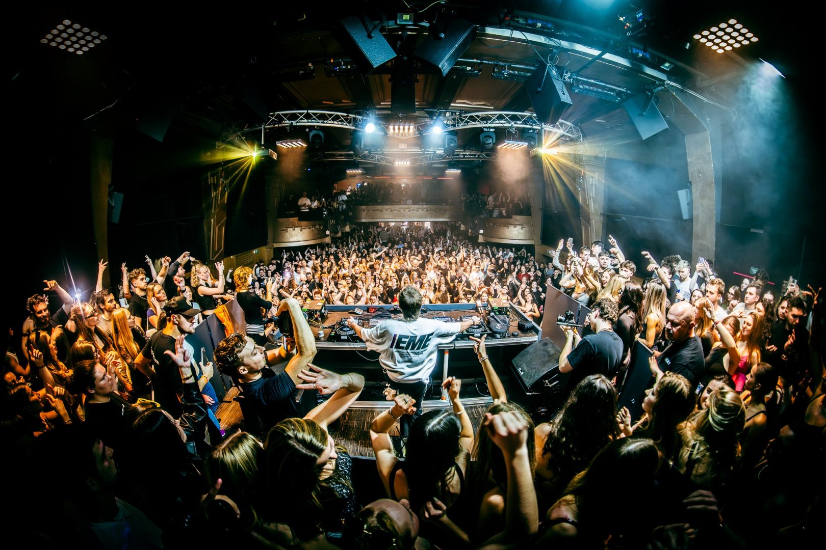 ELY OAKS | ROXY Prague